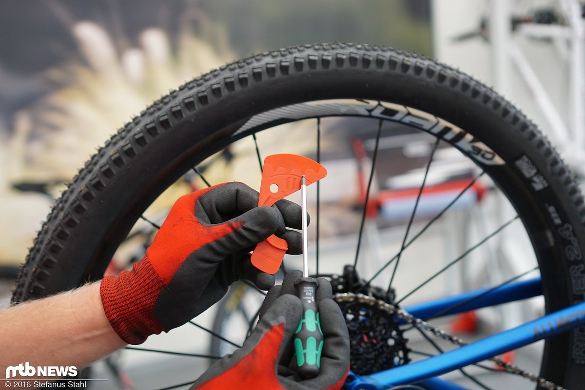 Einfaches Hilfsmittel, das SRAM fortan anbietet Einfaches Hilfsmittel, das SRAM fortan anbietet