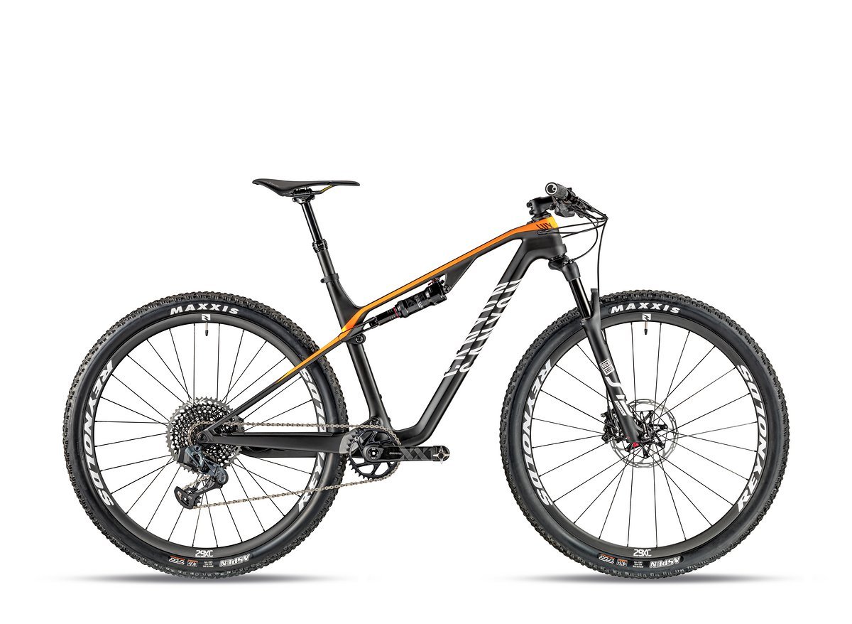 Das Canyon Lux CF SLX 9.0 Race Ltd kommt mit der elektronischen SRAM XX1 Eagle AXS Das Canyon Lux CF SLX 9.0 Race Ltd kommt mit der elektronischen SRAM XX1 Eagle AXS
