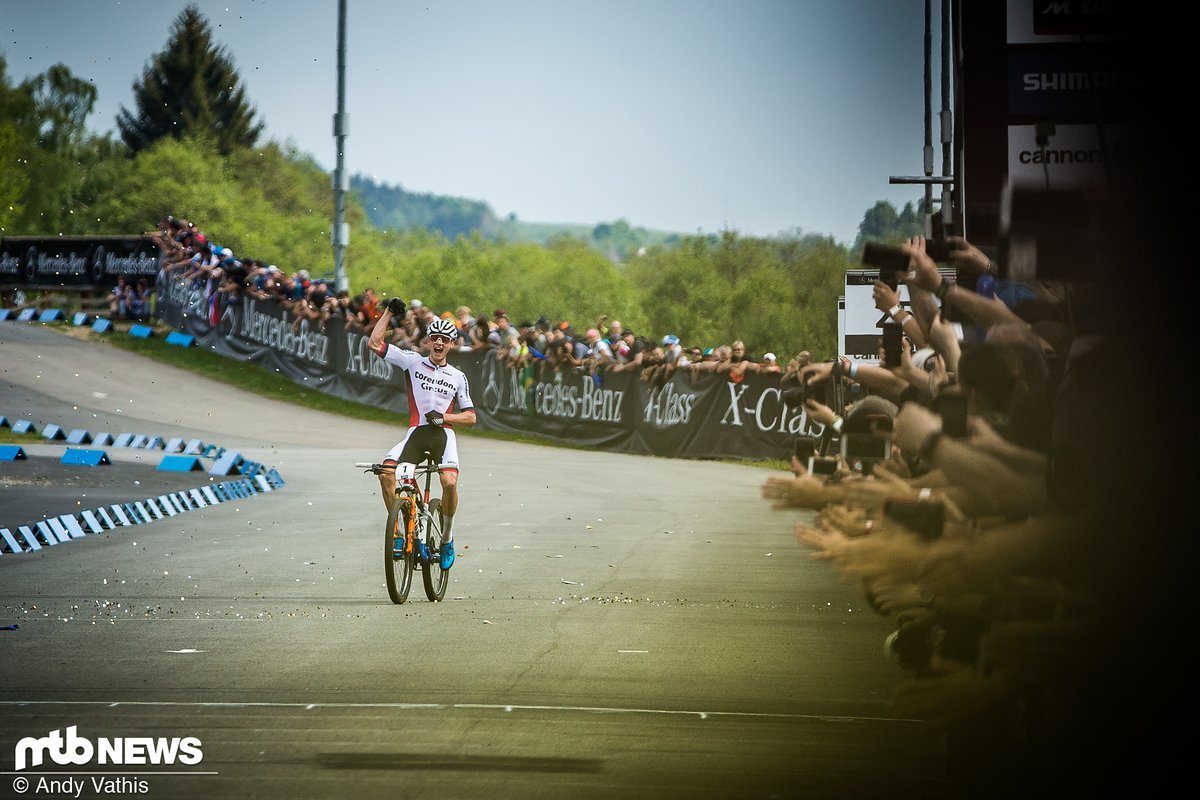 Mathieu van der Poel kehrt zurück in den Weltcup und gilt einmal mehr als großer Favorit - sowohl für das Short Track- als auch das Cross-Country-Rennen Mathieu van der Poel kehrt zurück in den Weltcup und gilt einmal mehr als großer Favorit - sowohl für das Short Track- als auch das Cross-Country-Rennen
