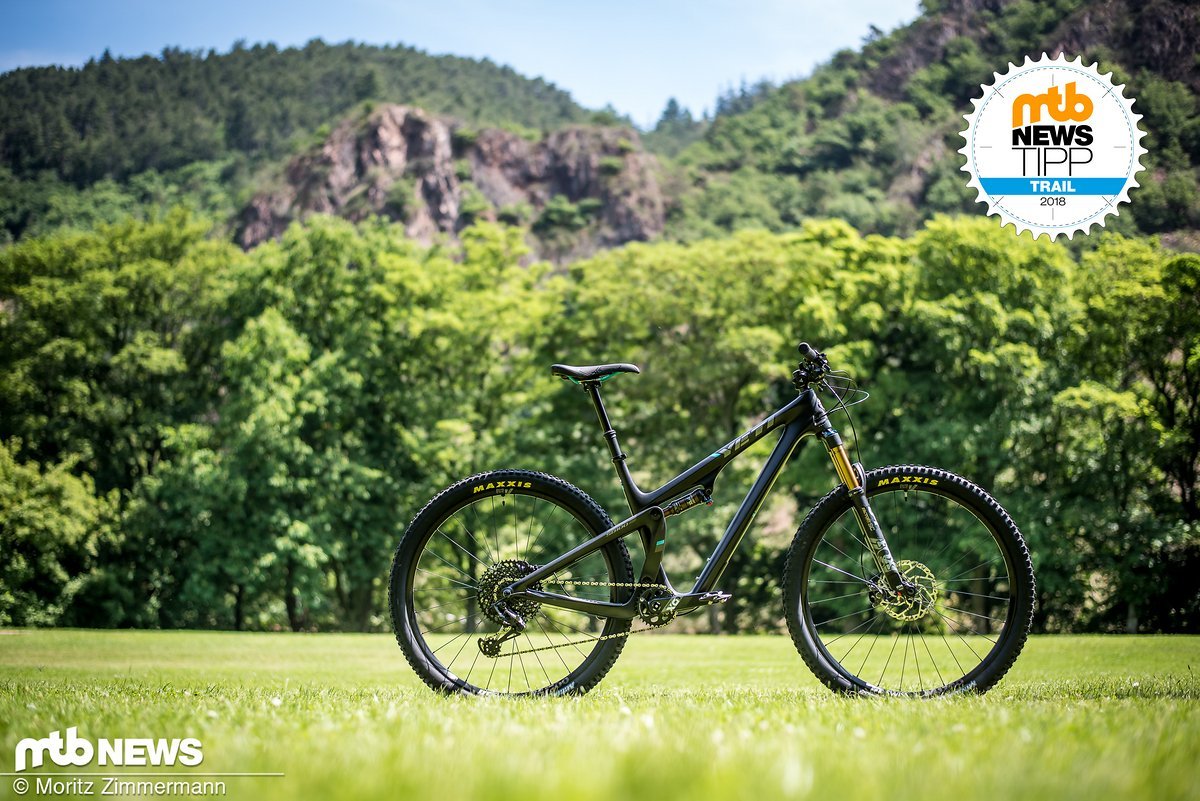 Das Yeti SB100 ist als einziges Bike im Testfeld mit einer Fox 34-Federgabel mit 120 mm Federweg, Alu-Laufrädern, hoher Front und Variostütze mit ganzen 150 mm Hub ausgestattet Das Yeti SB100 ist als einziges Bike im Testfeld mit einer Fox 34-Federgabel mit 120 mm Federweg, Alu-Laufrädern, hoher Front und Variostütze mit ganzen 150 mm Hub ausgestattet