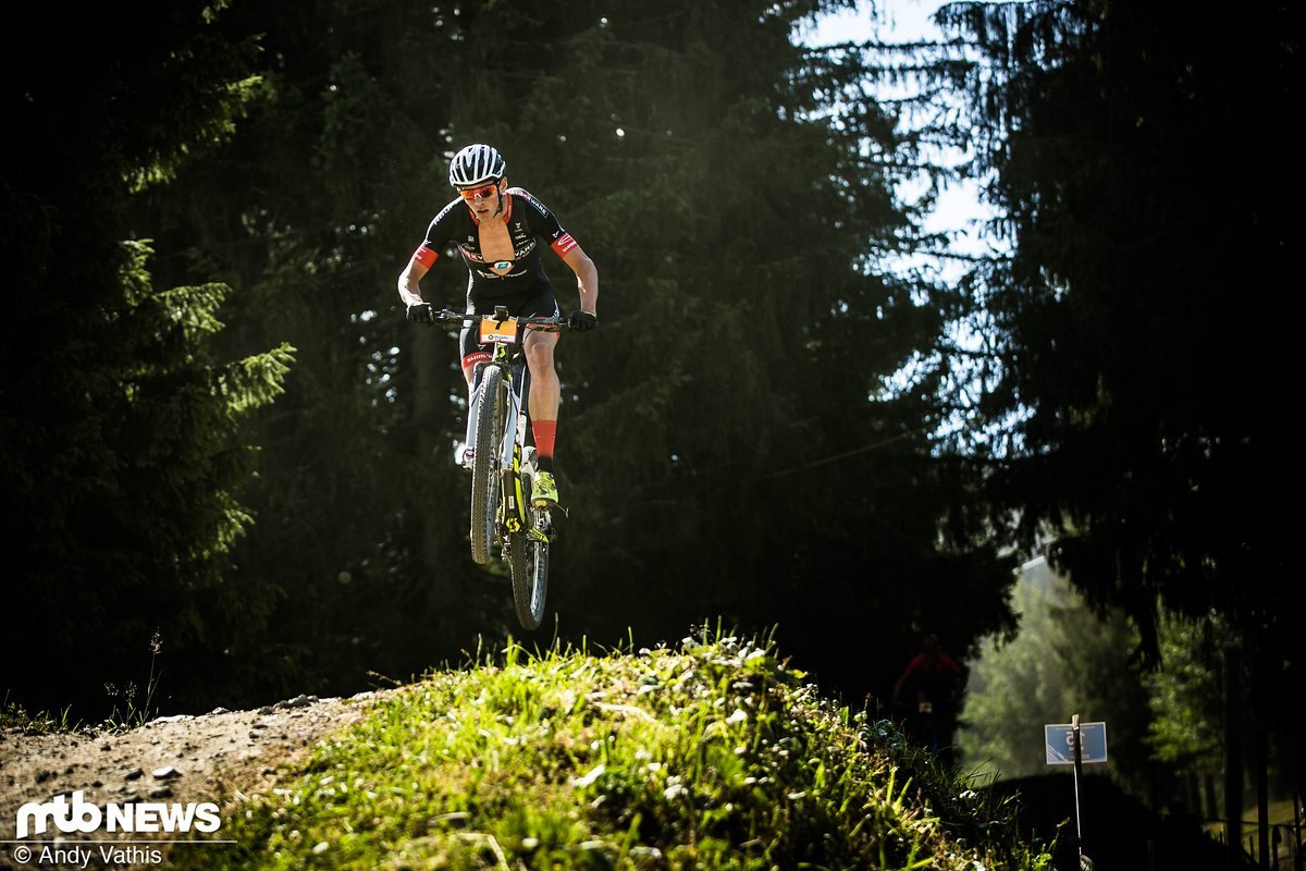 Max Brandl fuhr oft wenige Sekunden hinter der Spitze hinterher, konnte dann aber im letzten Renndrittel nochmals zulegen Max Brandl fuhr oft wenige Sekunden hinter der Spitze hinterher, konnte dann aber im letzten Renndrittel nochmals zulegen