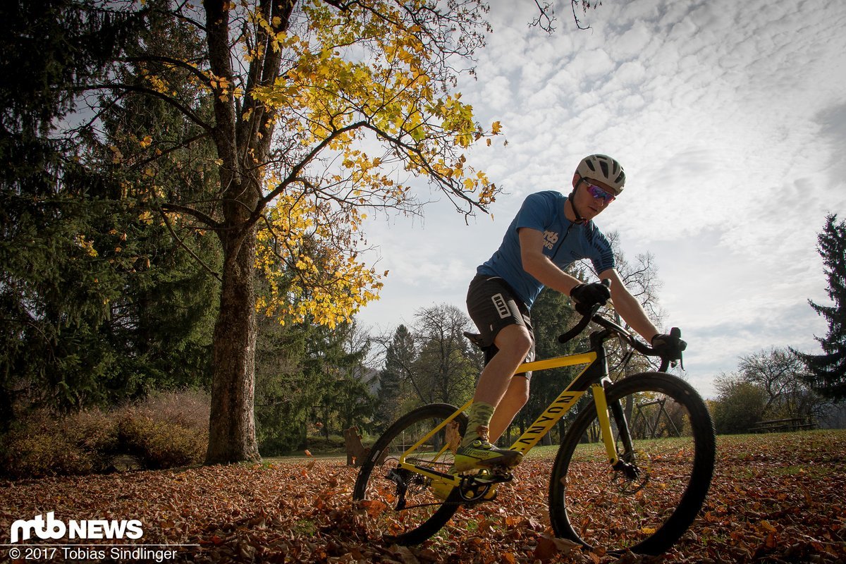 Das neue Inflite CF SLX soll die bisherige Lücke in der Produktpalette von Canyon schließen und Cyclocross-Rennfahrer glücklich machen Das neue Inflite CF SLX soll die bisherige Lücke in der Produktpalette von Canyon schließen und Cyclocross-Rennfahrer glücklich machen