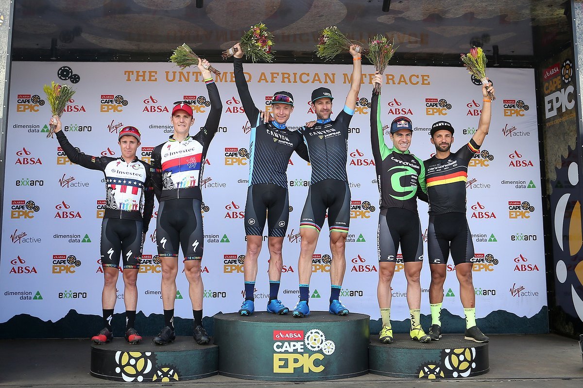 Die ersten Drei des Tages: Canyon Topeak vor Investec Songo Specialized und Cannondale Factory Racing Die ersten Drei des Tages: Canyon Topeak vor Investec Songo Specialized und Cannondale Factory Racing