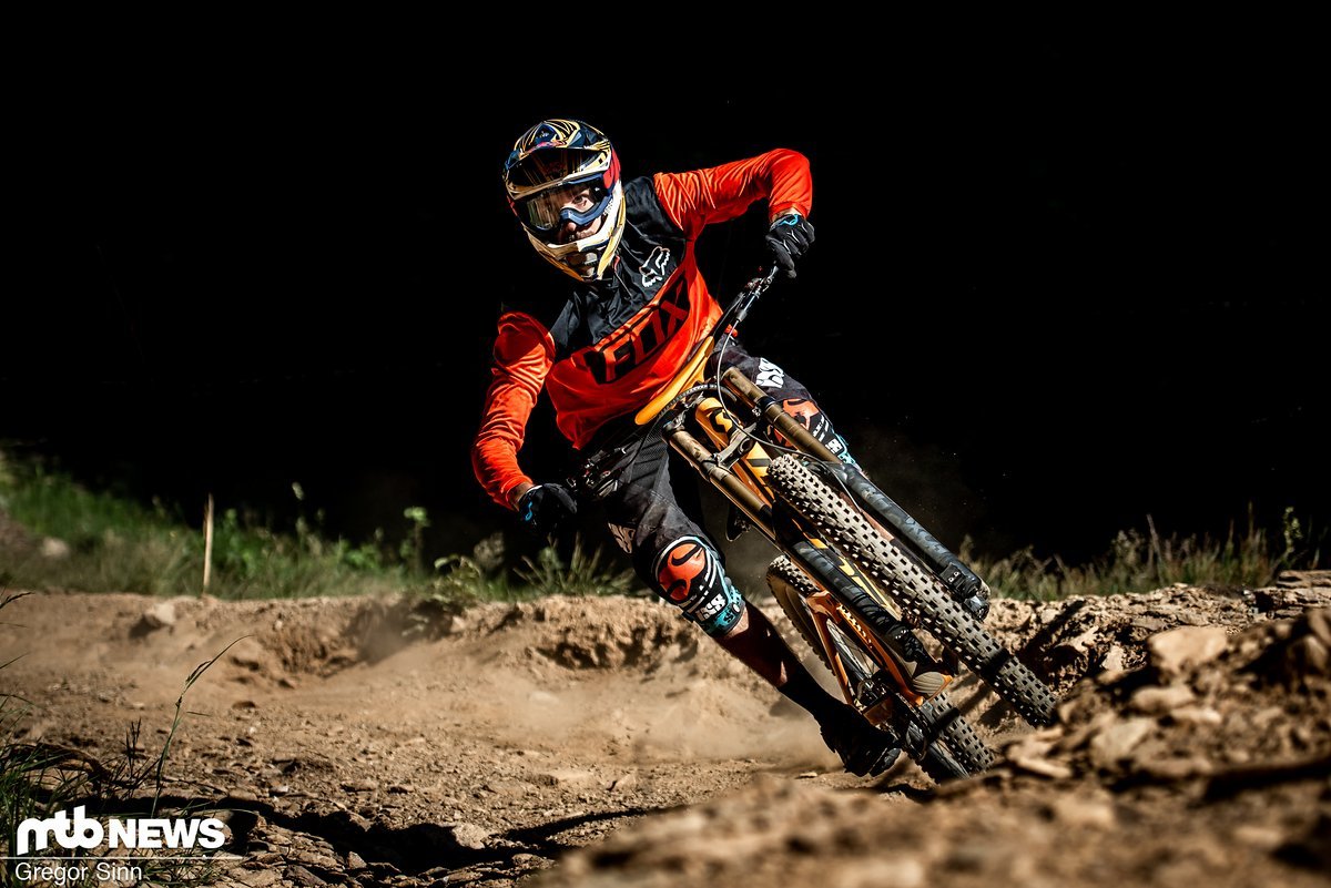 In ausgebombten Anliegern wie hier in Bozi Dar vermittelt das Scott Gambler viel Grip und versackt nicht zu sehr im Heck. In ausgebombten Anliegern wie hier in Bozi Dar vermittelt das Scott Gambler viel Grip und versackt nicht zu sehr im Heck.