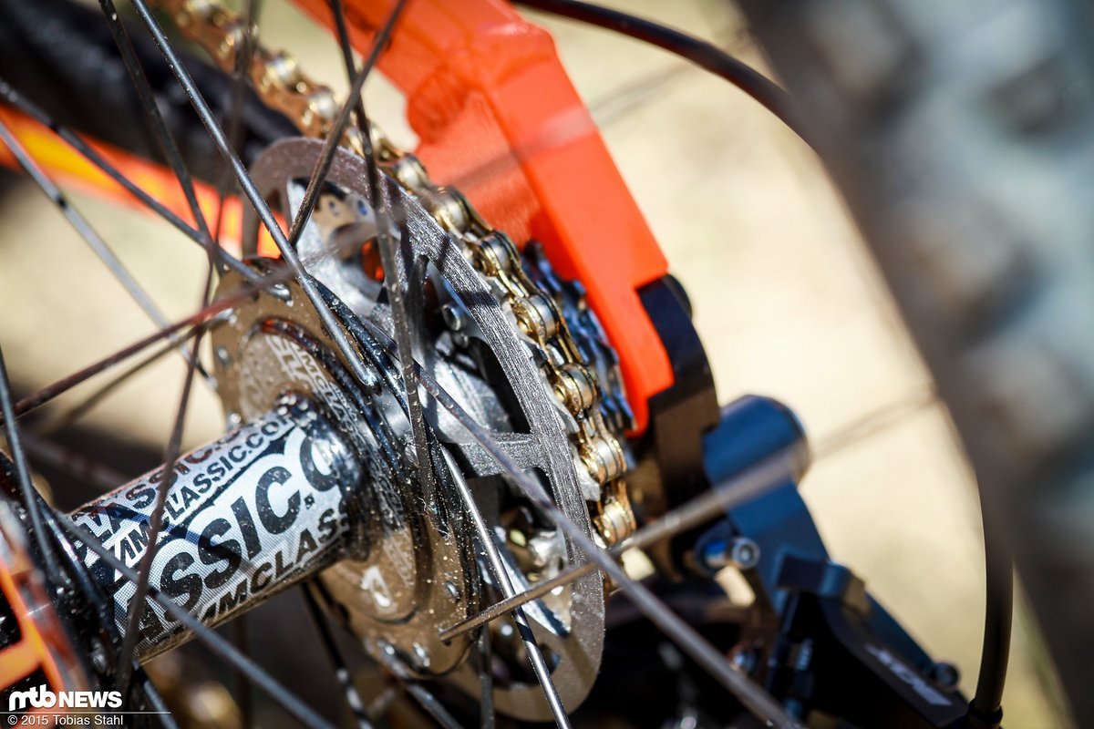 Frisch gedruckt und eine Option für die Zukunft: Hutchinson UR fährt mit solchen Kassetten-Spacern im Downhill World Cup Frisch gedruckt und eine Option für die Zukunft: Hutchinson UR fährt mit solchen Kassetten-Spacern im Downhill World Cup