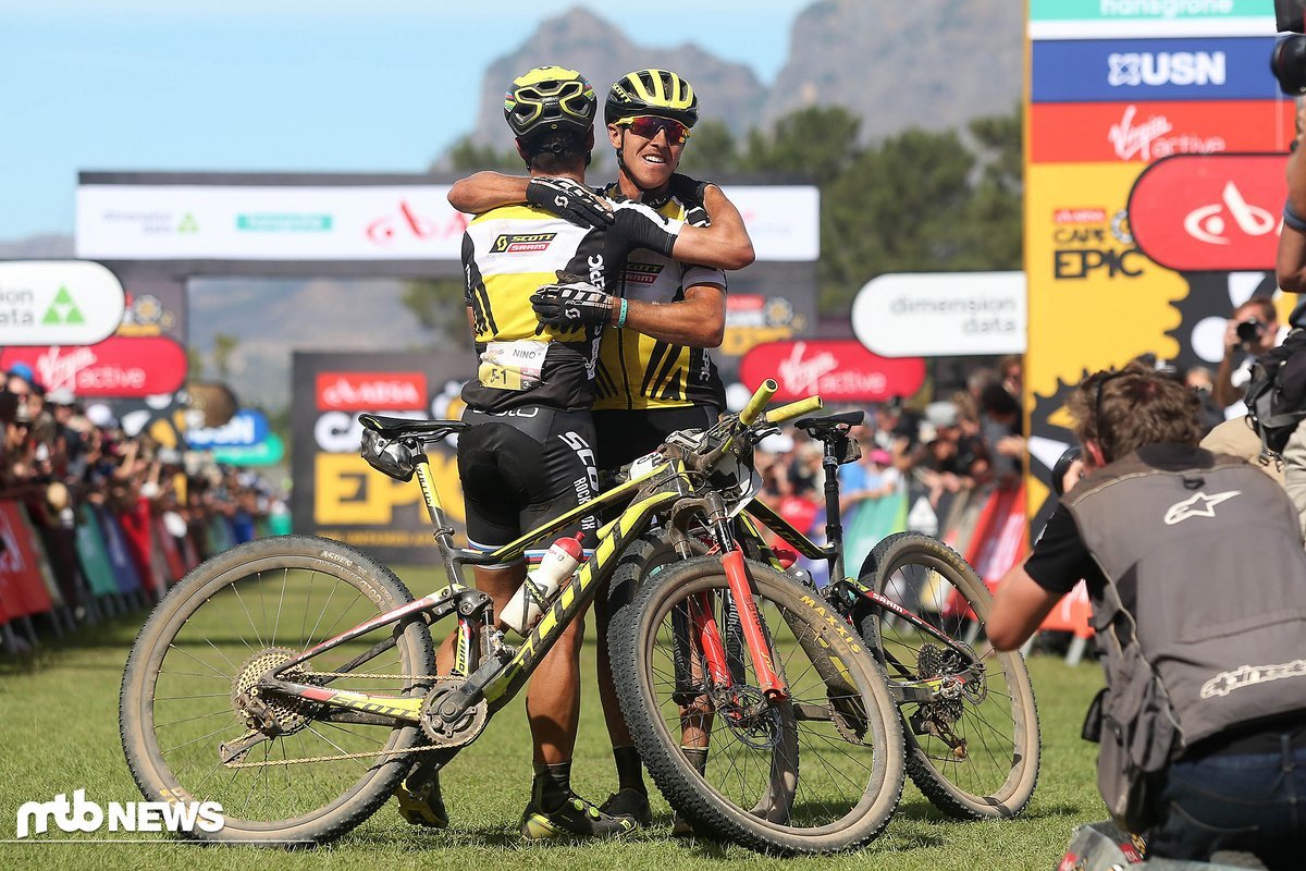 Das Siegerduo aus dem Jahr 2017: Nino Schurter wird in diesem Jahr gemeinsam mit Andir Frischknecht versuchen, das Cape Epic erneut zu gewinnen Das Siegerduo aus dem Jahr 2017: Nino Schurter wird in diesem Jahr gemeinsam mit Andir Frischknecht versuchen, das Cape Epic erneut zu gewinnen