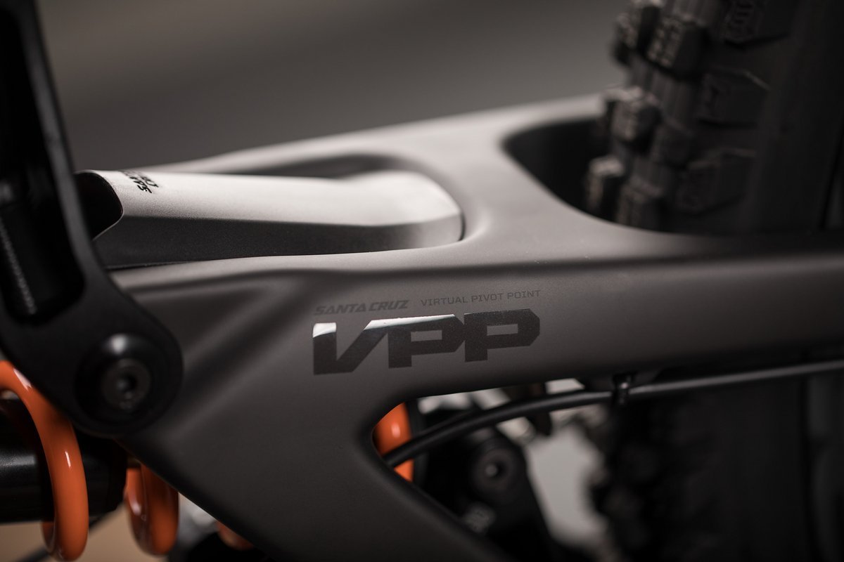 Praktisch jedes Detail am neuen Santa Cruz V10 wurde komplett überarbeitet Praktisch jedes Detail am neuen Santa Cruz V10 wurde komplett überarbeitet