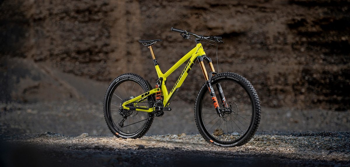 Das Propain Spindrift verfügt über 180 mm Federweg und rollt auf 27,5" großen Laufrädern Das Propain Spindrift verfügt über 180 mm Federweg und rollt auf 27,5" großen Laufrädern