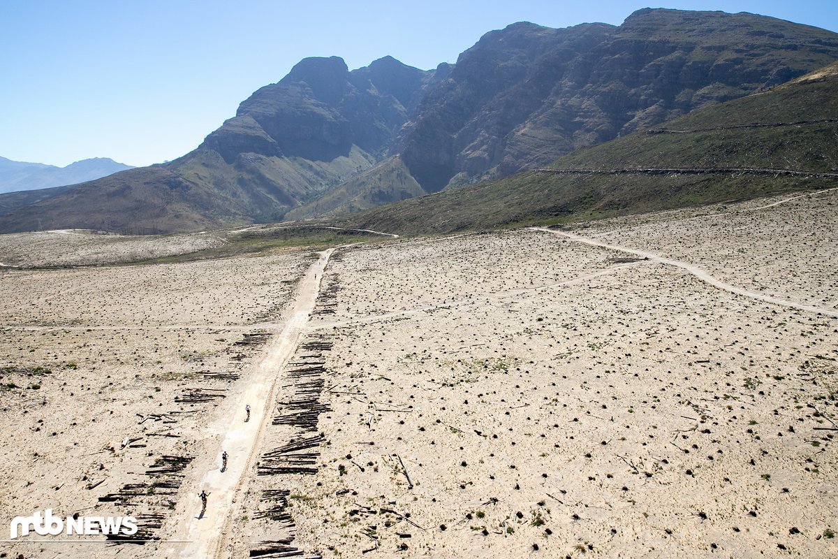 Viele Singletrails und unterschiedliche Vegetationsgebiete machen das Cape Epic so besonders Viele Singletrails und unterschiedliche Vegetationsgebiete machen das Cape Epic so besonders