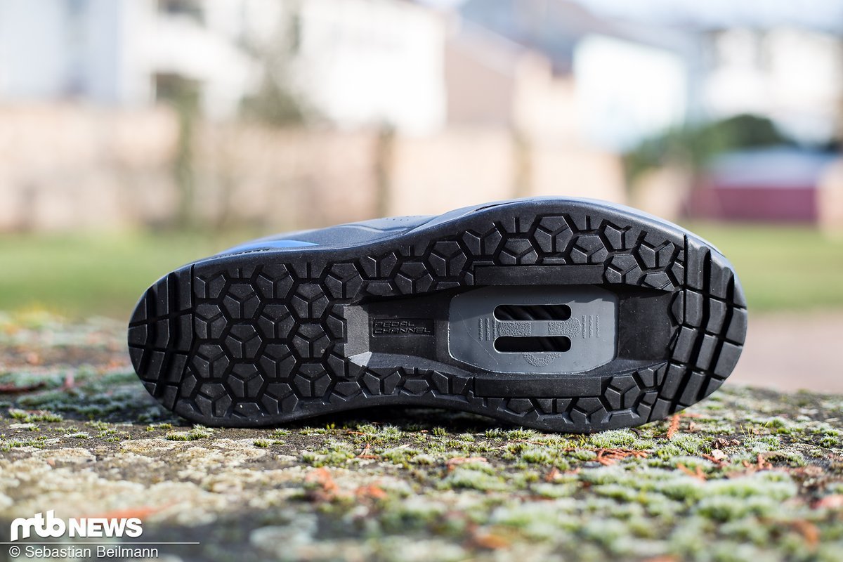 Der innovative Pedal-Channel erleichtert das Einklicken ungemein Der innovative Pedal-Channel erleichtert das Einklicken ungemein