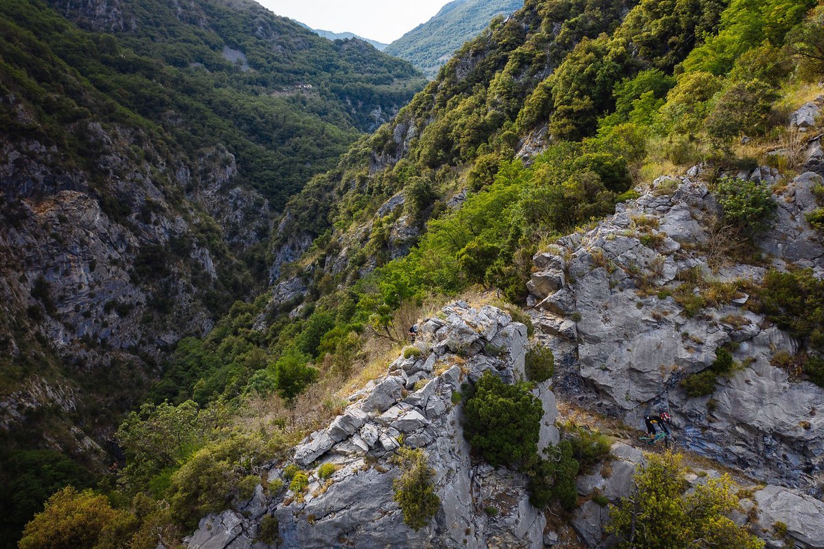 Ob es an diesen Wahnsinns-Trails liegt, die trotz aller Strapazen doch gar nicht so schlecht zu sein scheinen? Ob es an diesen Wahnsinns-Trails liegt, die trotz aller Strapazen doch gar nicht so schlecht zu sein scheinen?