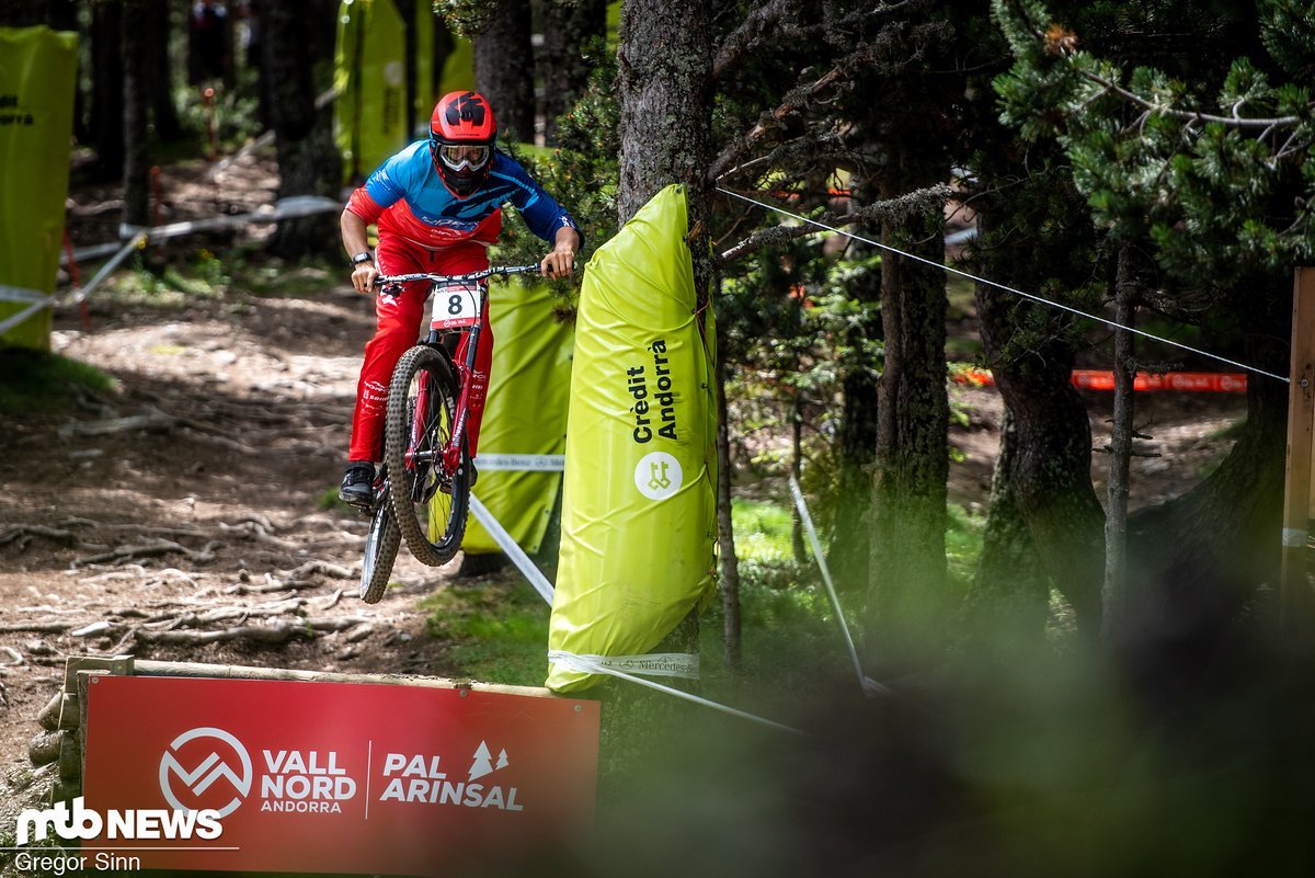 … der war bisher für das Norco Factory Racing-Team unterwegs, bei dem nun allerdings große Umstrukturierungen anstehen. … der war bisher für das Norco Factory Racing-Team unterwegs, bei dem nun allerdings große Umstrukturierungen anstehen.