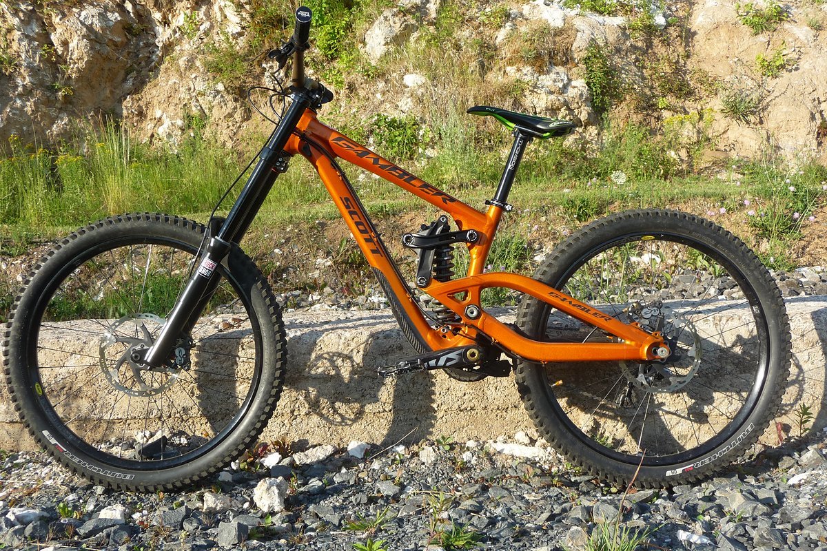 Ich stehe auf Bikes mit dicken Umlenkungen und verstellbaren Geometrien Ich stehe auf Bikes mit dicken Umlenkungen und verstellbaren Geometrien