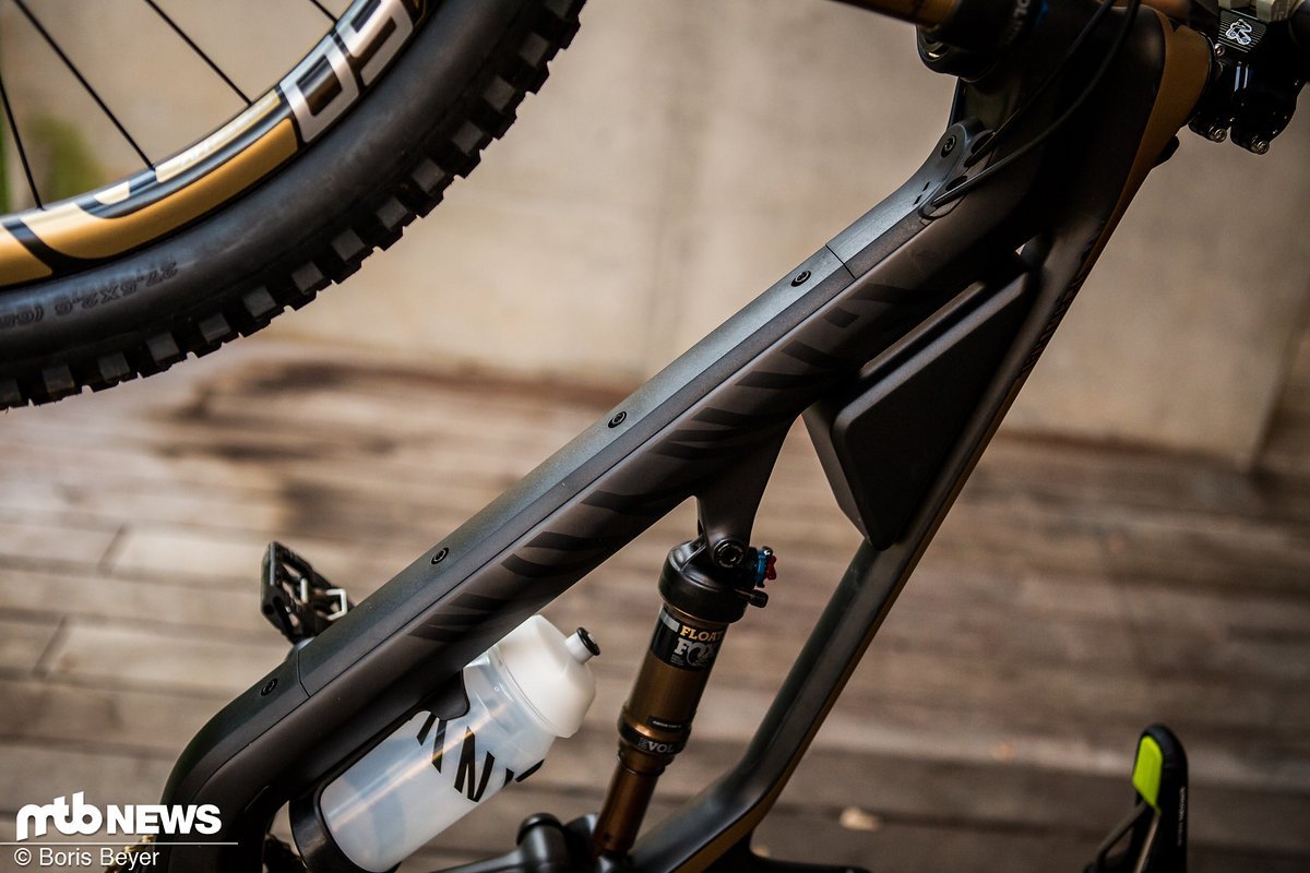 Ein weiteres Highlight am Canyon Spectral 2018 ist der sogenannte Cable Channel Ein weiteres Highlight am Canyon Spectral 2018 ist der sogenannte Cable Channel
