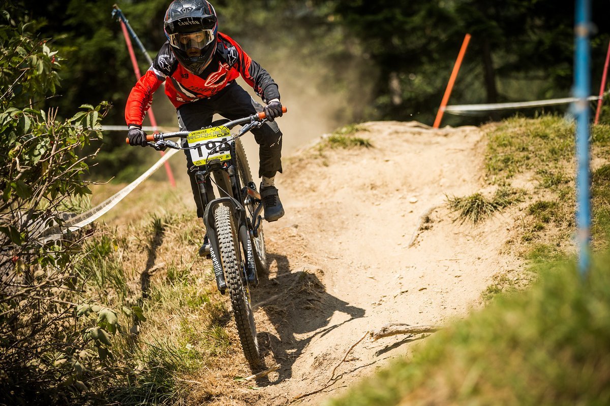 Henri Kiefer ist nach seiner schweren Verletzung in Willingen wieder auf dem Rad Henri Kiefer ist nach seiner schweren Verletzung in Willingen wieder auf dem Rad