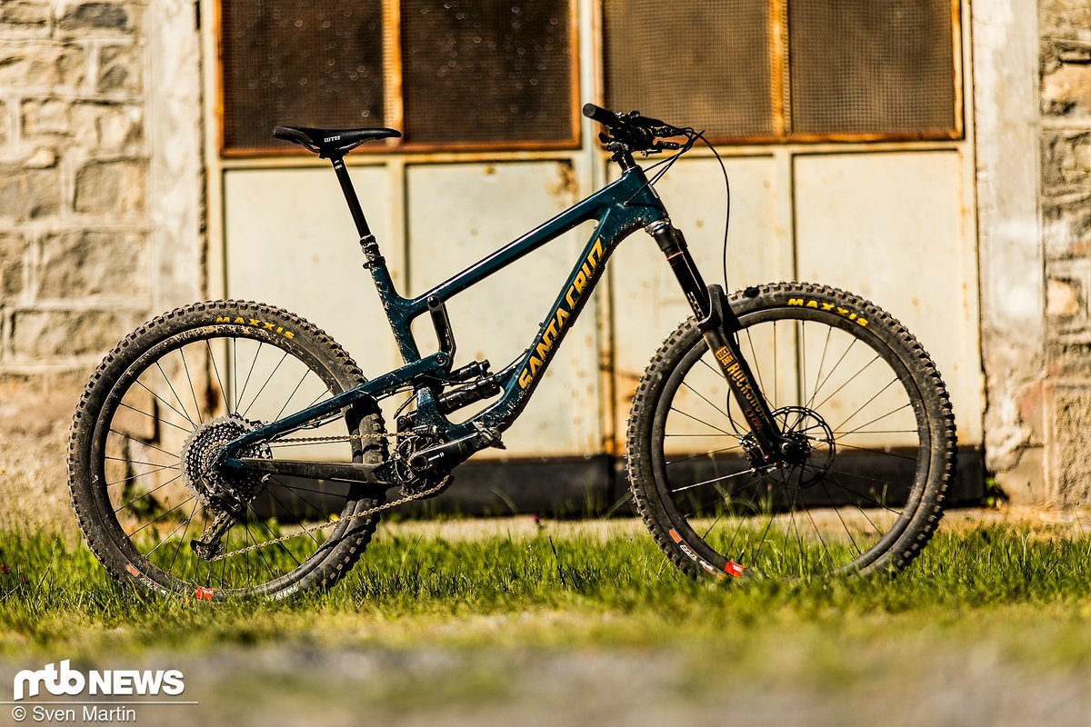 Letztes Jahr musste sich das Santa Cruz Nomad noch knapp geschlagen geben, dieses Jahr hat es für einen Platz auf dem Podest gereicht Letztes Jahr musste sich das Santa Cruz Nomad noch knapp geschlagen geben, dieses Jahr hat es für einen Platz auf dem Podest gereicht