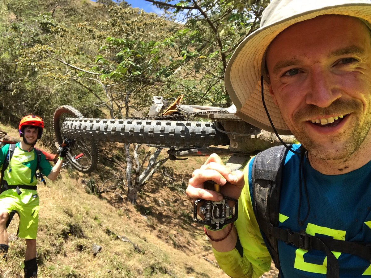 Gemeinsam mit Ludo May beim Hike-a-Bike zum Start der Stage Gemeinsam mit Ludo May beim Hike-a-Bike zum Start der Stage