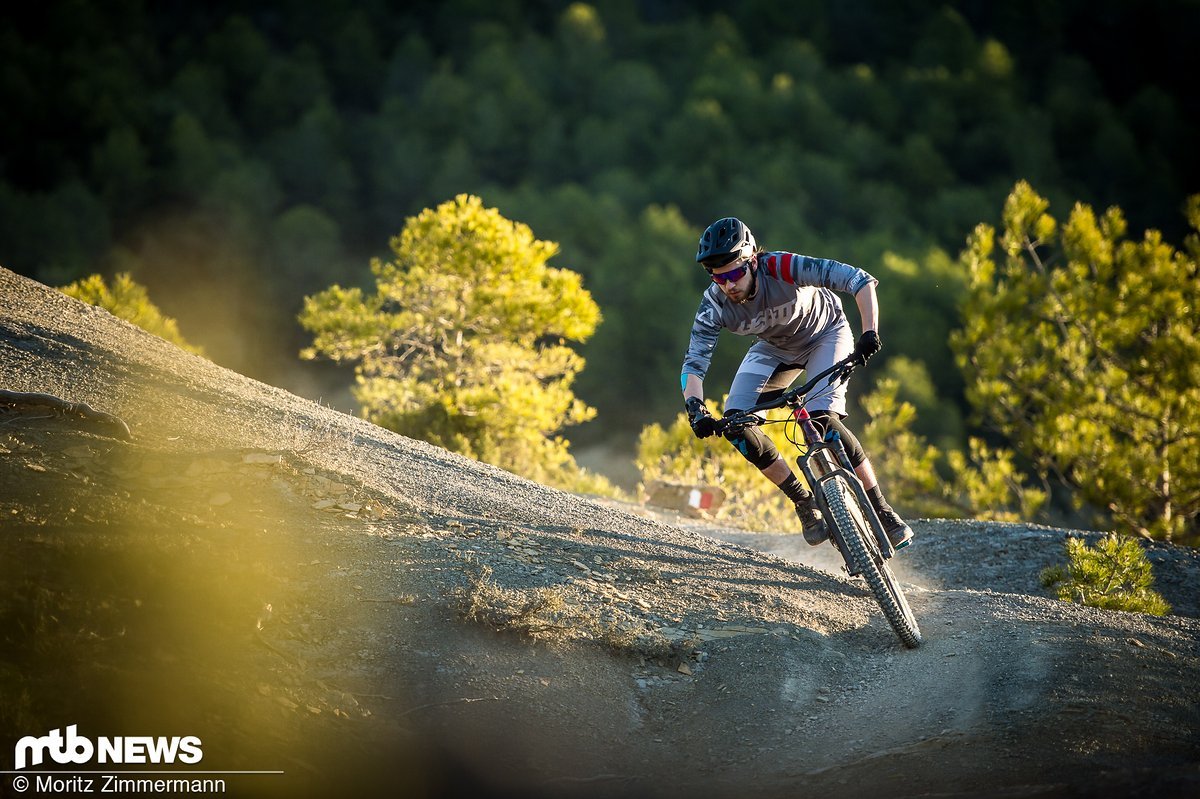 Das Leatt DBX 3.0-Kit richtet sich an Trail- und Enduro-Fahrer in warmen Gefilden Das Leatt DBX 3.0-Kit richtet sich an Trail- und Enduro-Fahrer in warmen Gefilden