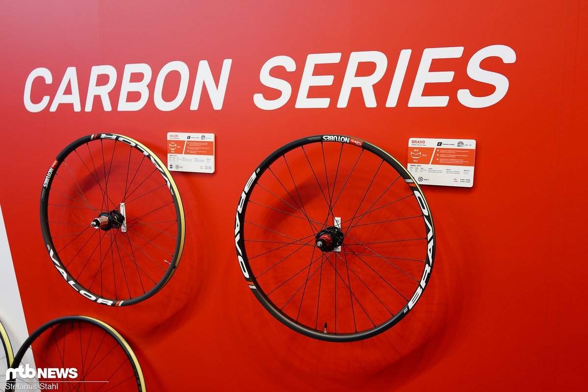 Stans hatte gleich zwei brandneue Carbon Laufradsätze dabei Stans hatte gleich zwei brandneue Carbon Laufradsätze dabei