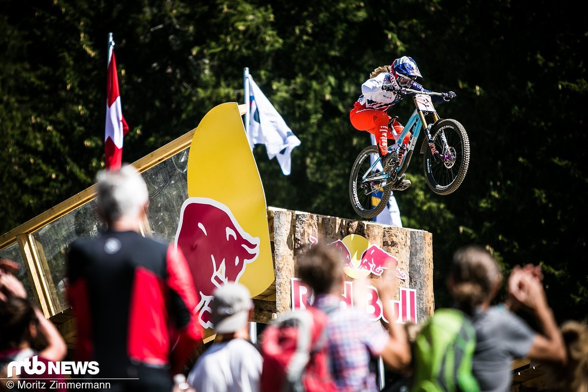 Bei der WM zum Abschluss des Jahres gelang Rachel Atherton einer der beeindruckendsten Fahrten der Downhill-Geschichte Bei der WM zum Abschluss des Jahres gelang Rachel Atherton einer der beeindruckendsten Fahrten der Downhill-Geschichte