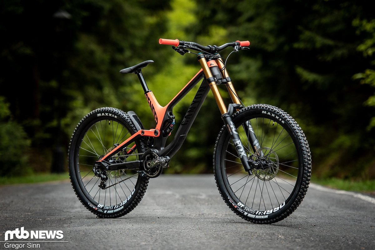 Das Canyon Sender ist das älteste Bike in unserem Testfeld und setzt auch als einziges auf 27,5" Laufräder Das Canyon Sender ist das älteste Bike in unserem Testfeld und setzt auch als einziges auf 27,5" Laufräder
