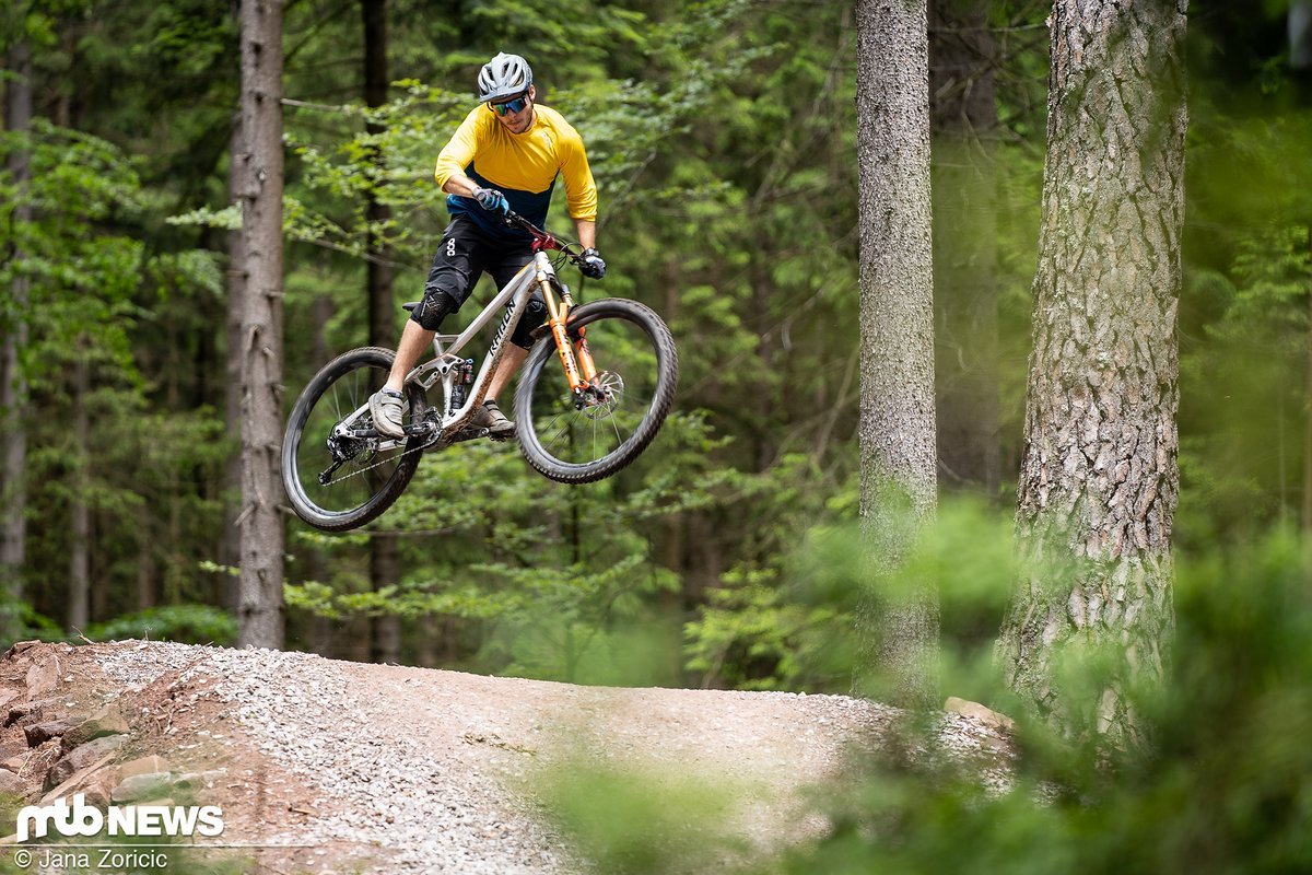 Die Sprünge werden im Laufe des Trails langsam größer Die Sprünge werden im Laufe des Trails langsam größer