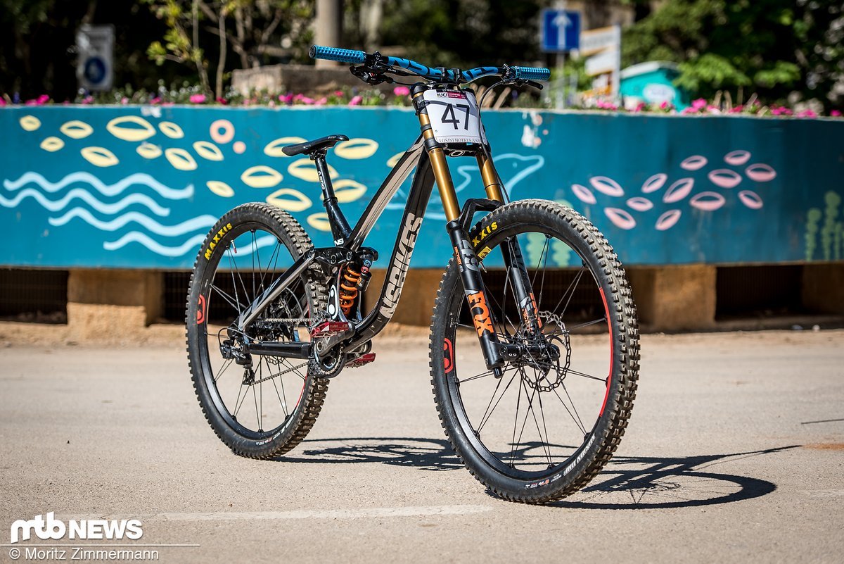 Der neue NS Bikes Fuzz 29"-Prototyp sieht schon ziemlich fertig und durch designt aus Der neue NS Bikes Fuzz 29"-Prototyp sieht schon ziemlich fertig und durch designt aus