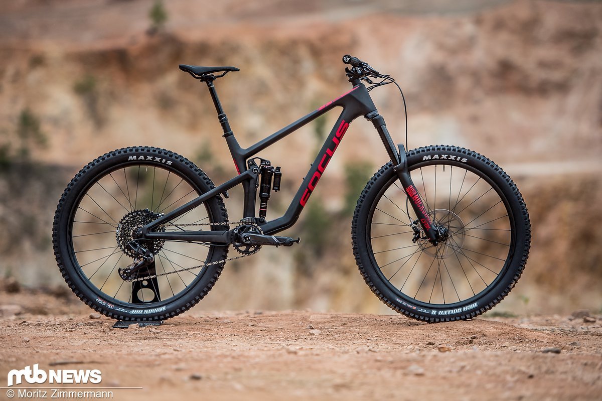 Mit dem neuen Focus SAM 2019 ist den Stuttgartern ein vielseitiges und verspieltes Enduro gelungen, das in nahezu allen Lebenslagen viel Spaß macht Mit dem neuen Focus SAM 2019 ist den Stuttgartern ein vielseitiges und verspieltes Enduro gelungen, das in nahezu allen Lebenslagen viel Spaß macht