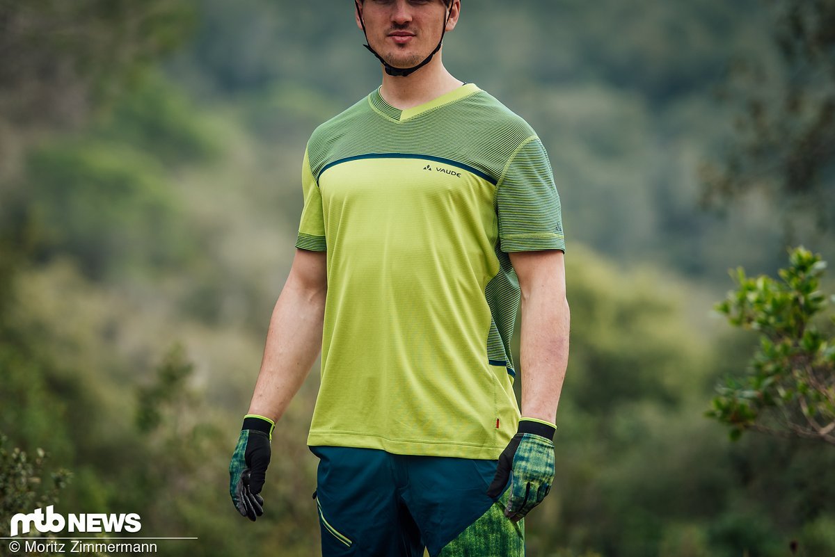 VAUDE hat unter anderem sehr farbenfrohe und qualitativ hochwertige Mountainbike-Bekleidung im Programm. VAUDE hat unter anderem sehr farbenfrohe und qualitativ hochwertige Mountainbike-Bekleidung im Programm.