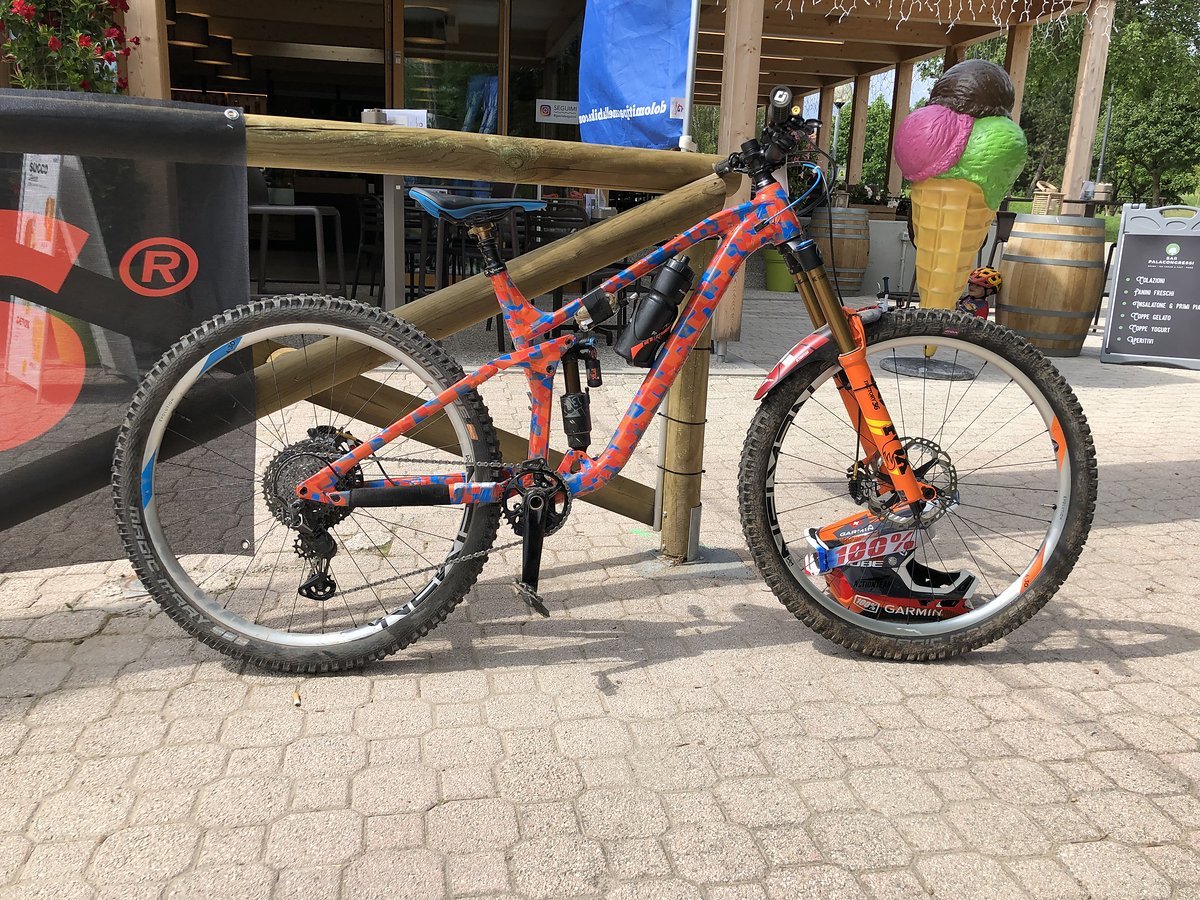 Handelt es sich hierbei um ein Enduro-Bike, das etwas mehr Federweg mitbringt als die aktuellen Cube-Modelle? Handelt es sich hierbei um ein Enduro-Bike, das etwas mehr Federweg mitbringt als die aktuellen Cube-Modelle?