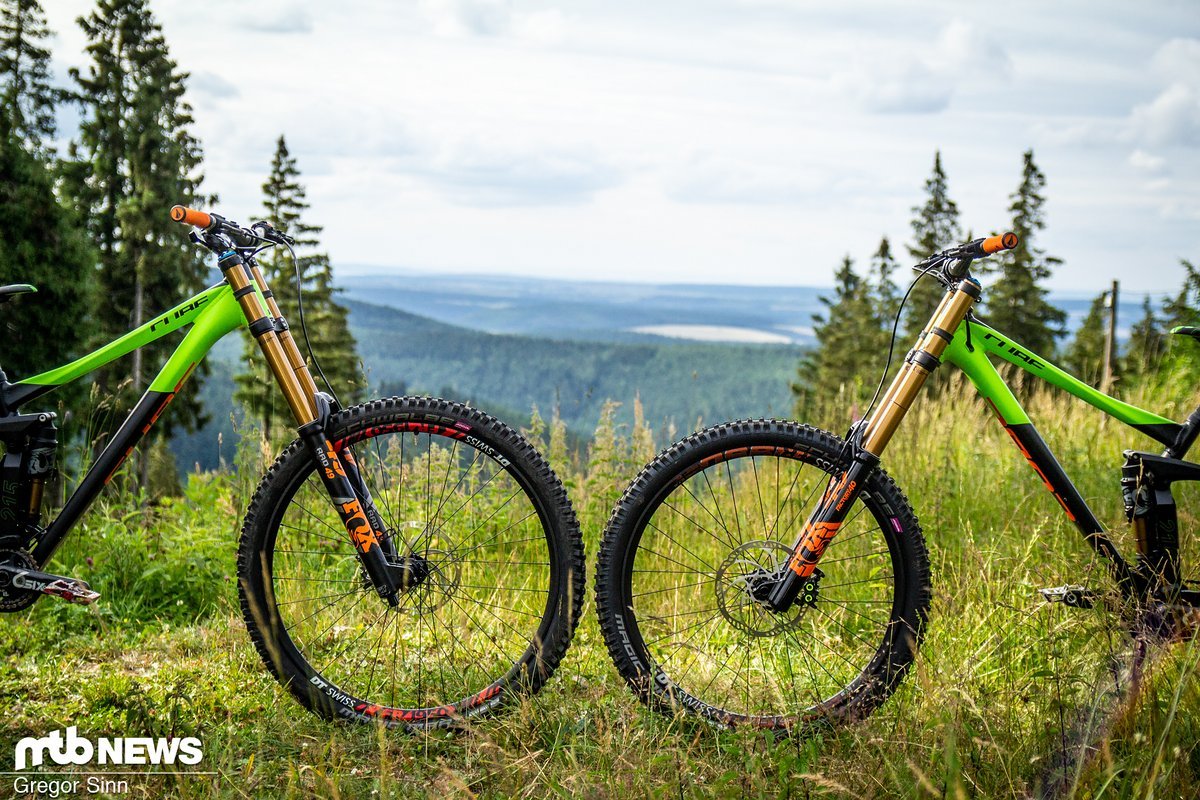 29" oder 27,5"? Es kommt wie so oft auf die Größe drauf an. Große Fahrer, die gerne in hartem Downhill-Gelände unterwegs sind, belohnt das Cube Two15 29 mit viel Laufruhe und Sicherheit 29" oder 27,5"? Es kommt wie so oft auf die Größe drauf an. Große Fahrer, die gerne in hartem Downhill-Gelände unterwegs sind, belohnt das Cube Two15 29 mit viel Laufruhe und Sicherheit