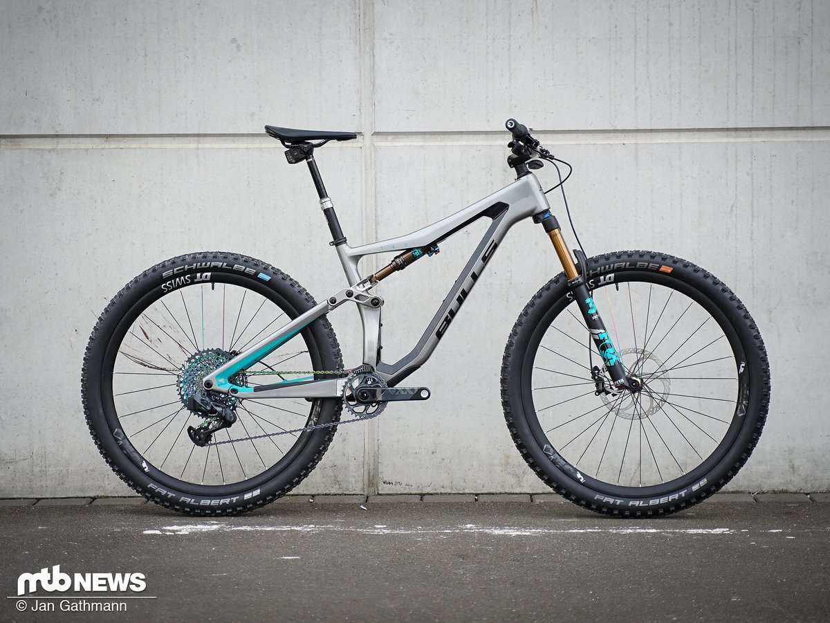 Das neue Bulls Wild Ronin rollt auf 29"-Laufrädern und verfügt über 140 mm Federweg an Front und Heck Das neue Bulls Wild Ronin rollt auf 29"-Laufrädern und verfügt über 140 mm Federweg an Front und Heck