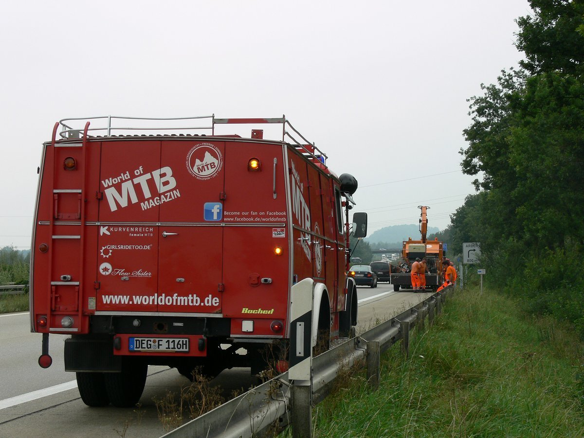 Da wir nicht jedes Magazin mit unserer Feuerwehr selbst ausliefern können gehen wir den Weg über Post und Kiosk. Da wir nicht jedes Magazin mit unserer Feuerwehr selbst ausliefern können gehen wir den Weg über Post und Kiosk.