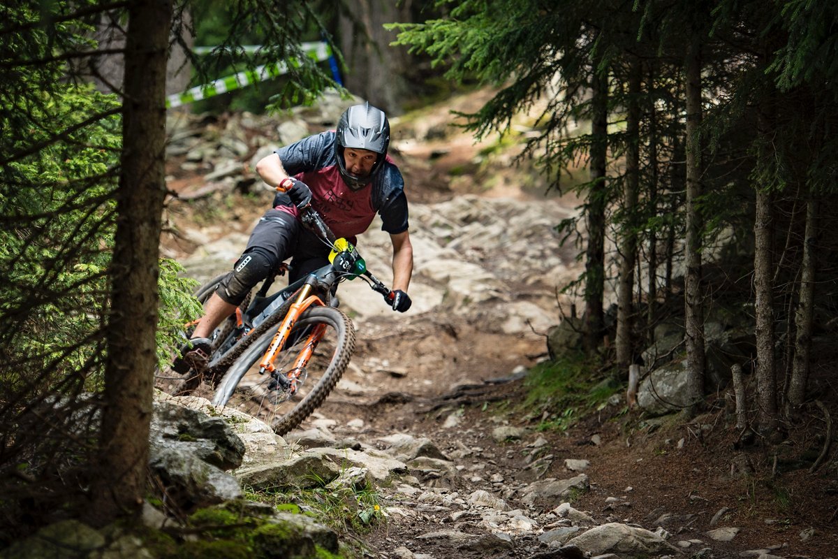 Beim 3Länder Enduro Race Ende August trifft sich die Enduro-Gemeinde am Reschenpass, um dort die bekannten 3Länder Enduro Trails zu rocken. Beim 3Länder Enduro Race Ende August trifft sich die Enduro-Gemeinde am Reschenpass, um dort die bekannten 3Länder Enduro Trails zu rocken.