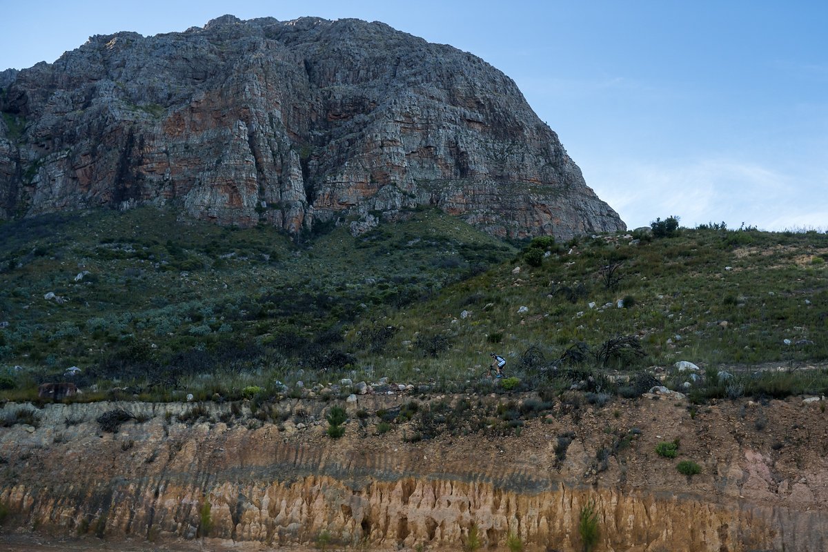 Die Landschaft rund um Stellenbosch ist geprägt von Bergen und Weinanbaugebieten Die Landschaft rund um Stellenbosch ist geprägt von Bergen und Weinanbaugebieten