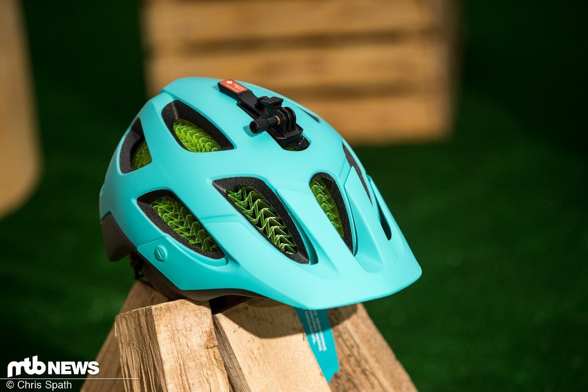 Mit WaveCel hat Bontrager im Frühling eine weitere Technologie vorgestellt, die Rotationskräfte im Falle eines Sturzes abfangen soll Mit WaveCel hat Bontrager im Frühling eine weitere Technologie vorgestellt, die Rotationskräfte im Falle eines Sturzes abfangen soll