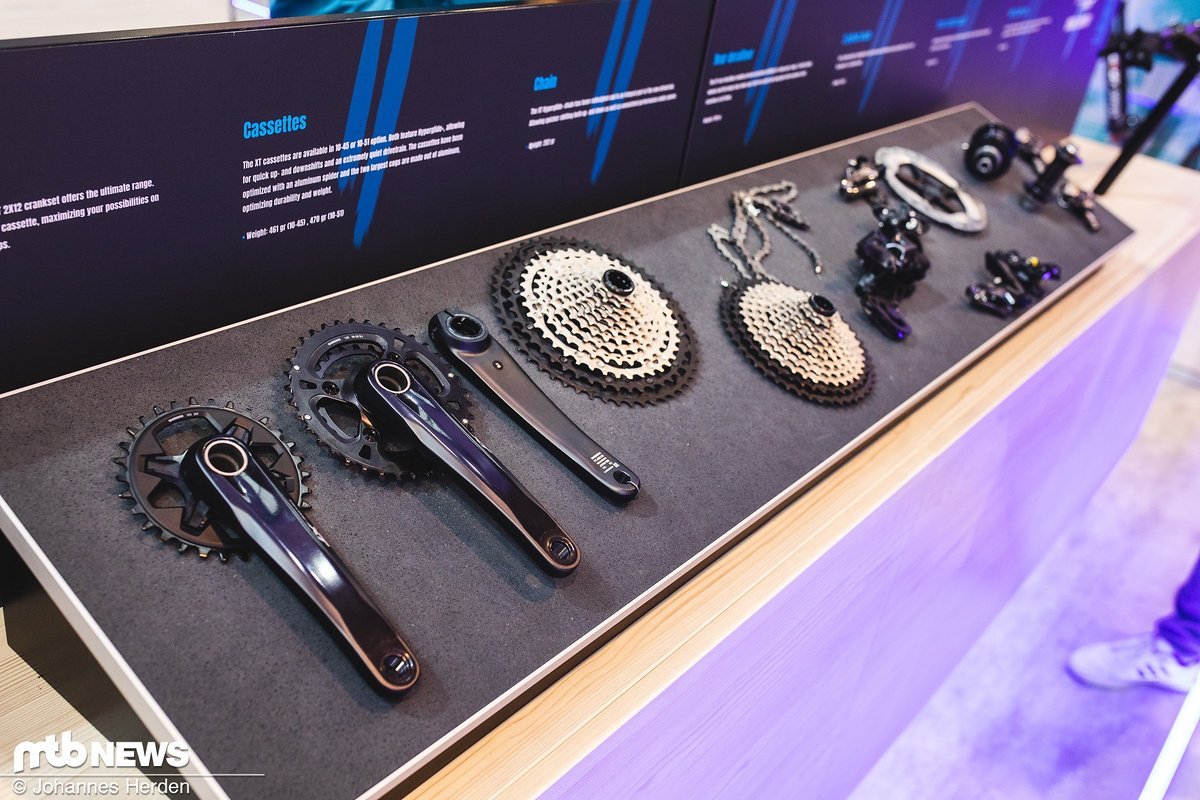 Die neue Shimano XT Gruppe wurde grundlegend überarbeitet und setzt auf eine Kassette mit einer mächtigen Bandbreite von 10-51 Zähnen Die neue Shimano XT Gruppe wurde grundlegend überarbeitet und setzt auf eine Kassette mit einer mächtigen Bandbreite von 10-51 Zähnen
