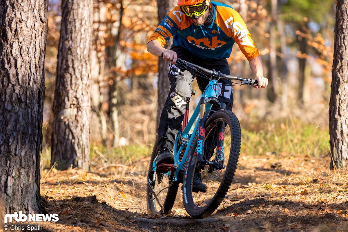 Leichtfüßig geht es auch bergab, das Foxy lässt sich ohne viel Kraftaufwand über den Trail bewegen Leichtfüßig geht es auch bergab, das Foxy lässt sich ohne viel Kraftaufwand über den Trail bewegen