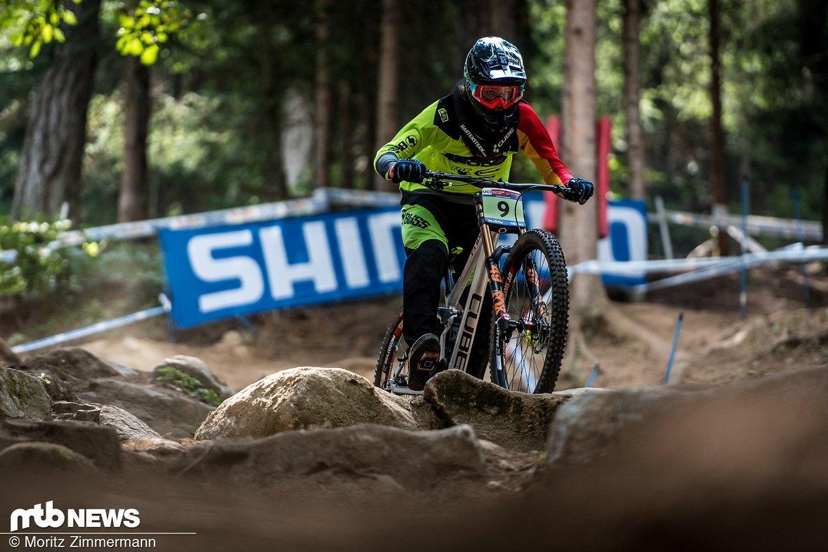 In der kommenden Saison wechselt Max in die Elite-Kategorie und muss zukünftig gegen Aaron Gwin, Greg Minnaar und Co. fahren In der kommenden Saison wechselt Max in die Elite-Kategorie und muss zukünftig gegen Aaron Gwin, Greg Minnaar und Co. fahren