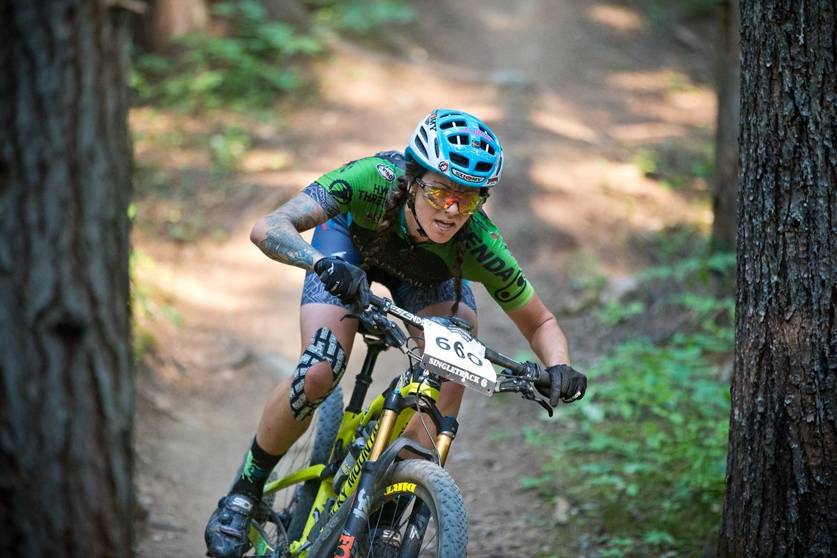 Full in style: Jena Greaser, Bike-Profi aus Fernie und Gesamtsiegerin des ST6 bei den Mädels. Full in style: Jena Greaser, Bike-Profi aus Fernie und Gesamtsiegerin des ST6 bei den Mädels.