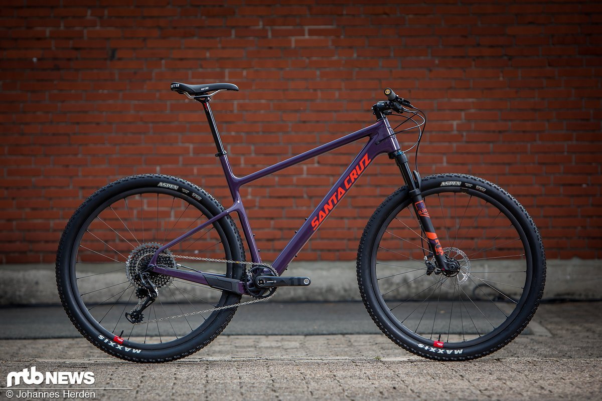 Die Edel-Ausstattung: Santa Cruz Highball 3 CC XX1 RSV in der Farbe "Eggplant and Sunset" Die Edel-Ausstattung: Santa Cruz Highball 3 CC XX1 RSV in der Farbe "Eggplant and Sunset"
