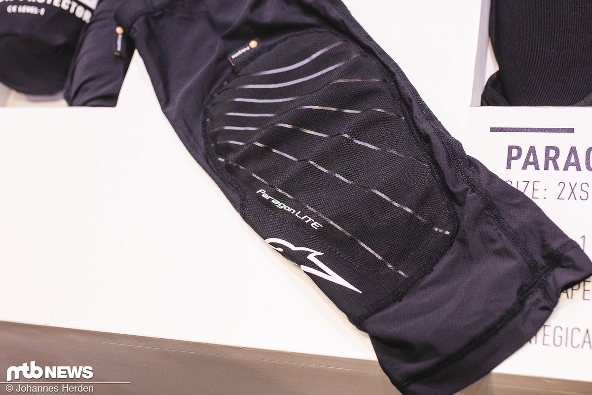 Die Alpinestars Paragon Lite Knieschoner sind leicht, sehr atmungsaktiv und flexibel Die Alpinestars Paragon Lite Knieschoner sind leicht, sehr atmungsaktiv und flexibel