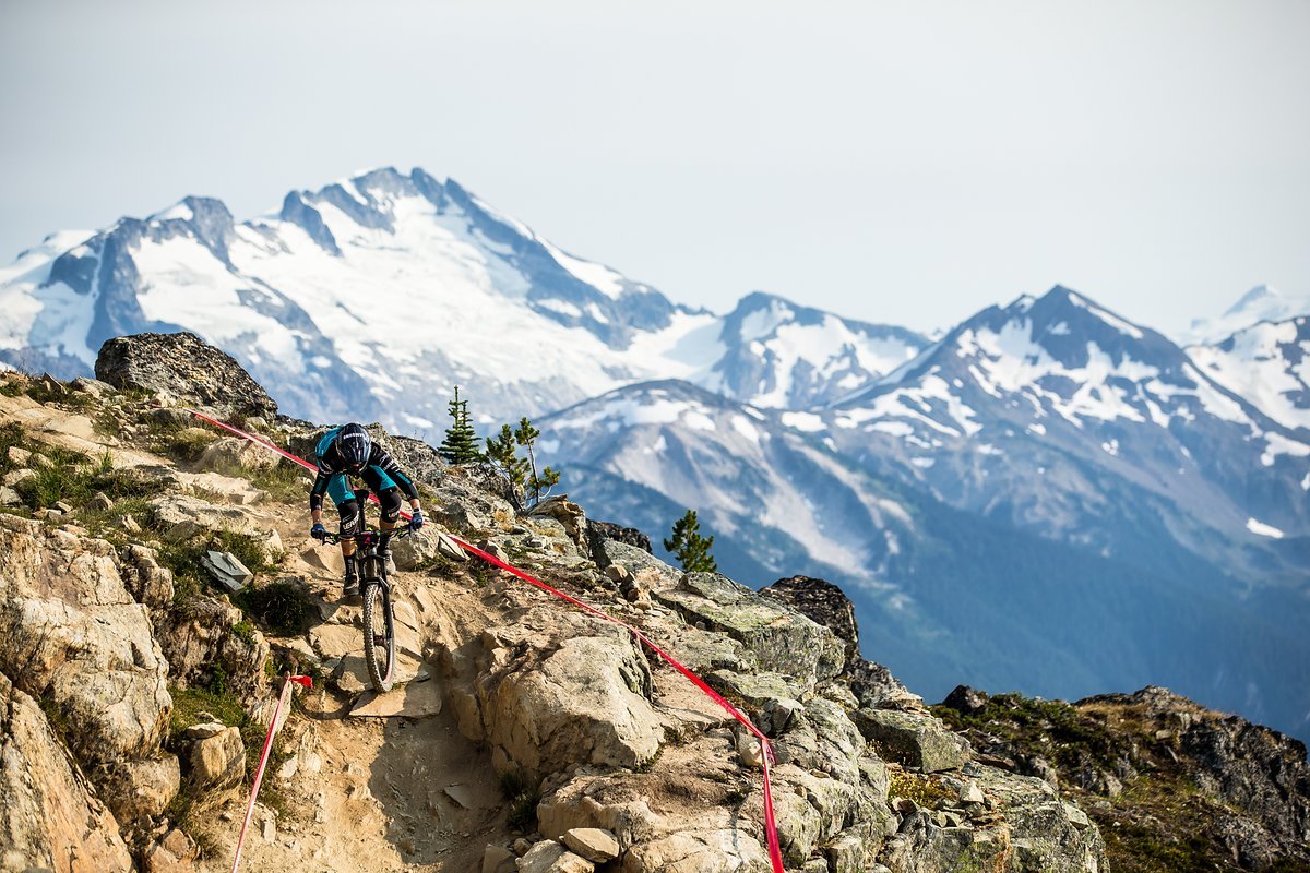 "Top of the World" ist wohl die ikonischste Stage der EWS. Wahnsinns-Aussicht, Mega-Trail und schmerzhafte 25 Minuten lang "Top of the World" ist wohl die ikonischste Stage der EWS. Wahnsinns-Aussicht, Mega-Trail und schmerzhafte 25 Minuten lang