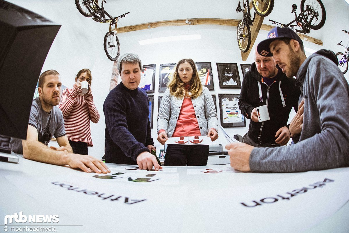 Den Traum, irgendwann mal eine eigene Bike-Firma zu gründen, hatten die Athertons schon lange Den Traum, irgendwann mal eine eigene Bike-Firma zu gründen, hatten die Athertons schon lange