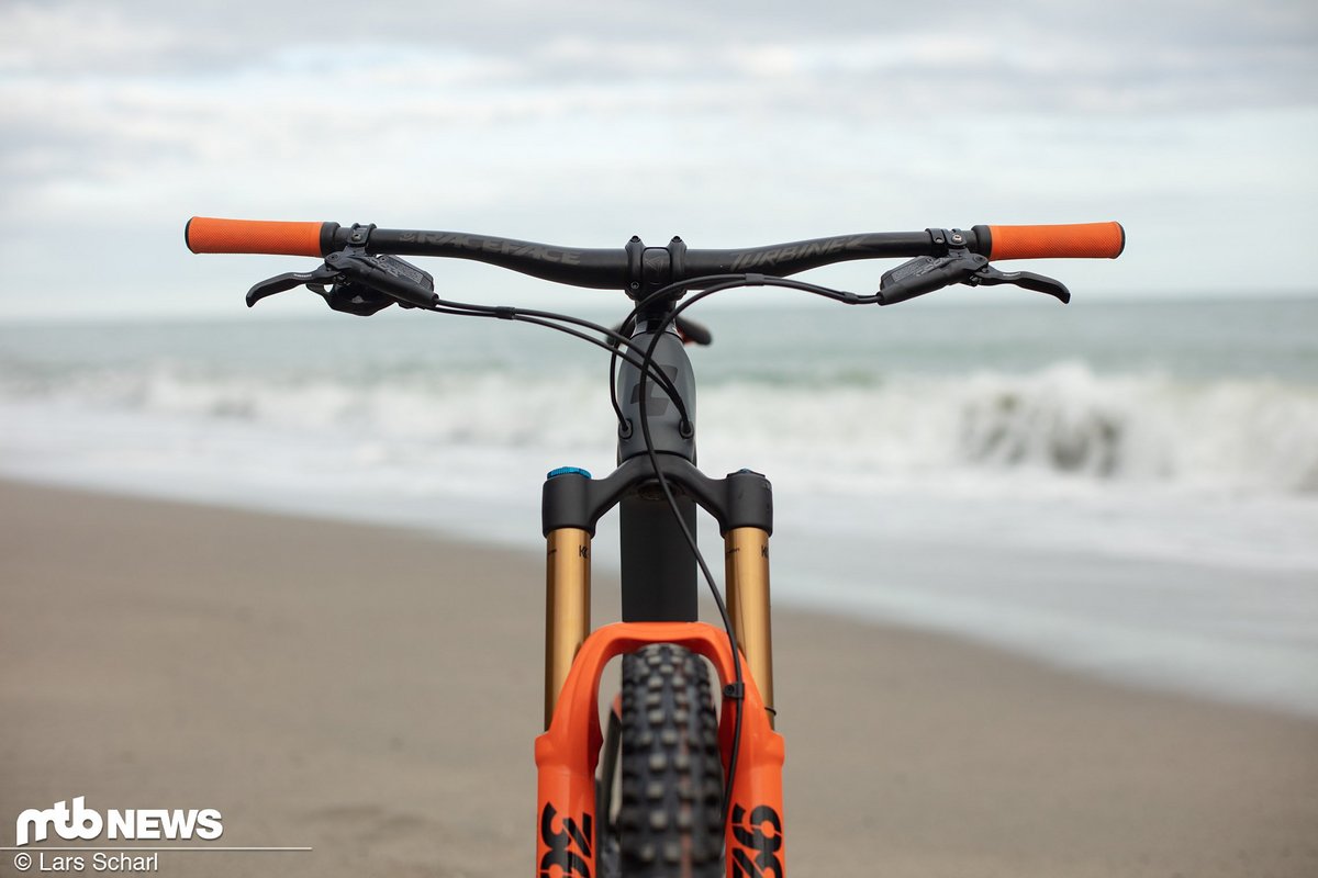 Am Fahrwerk setzt Cube bei der Ausstattung auf Fox und RockShox Am Fahrwerk setzt Cube bei der Ausstattung auf Fox und RockShox