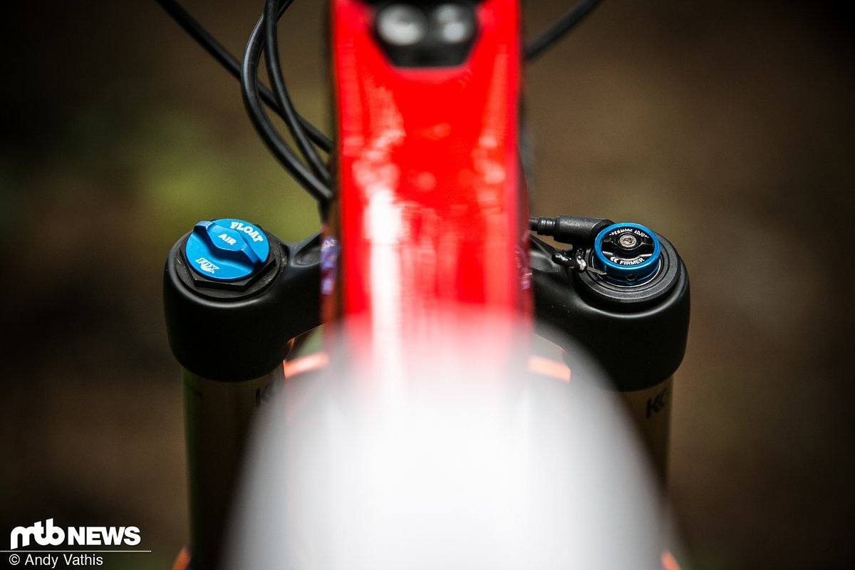 Kann sich van der Poel in Lenzerheide nach dem Weltmeistertitel im Cyclocross nun die Krone auch im Mountainbike aufsetzen? Kann sich van der Poel in Lenzerheide nach dem Weltmeistertitel im Cyclocross nun die Krone auch im Mountainbike aufsetzen?