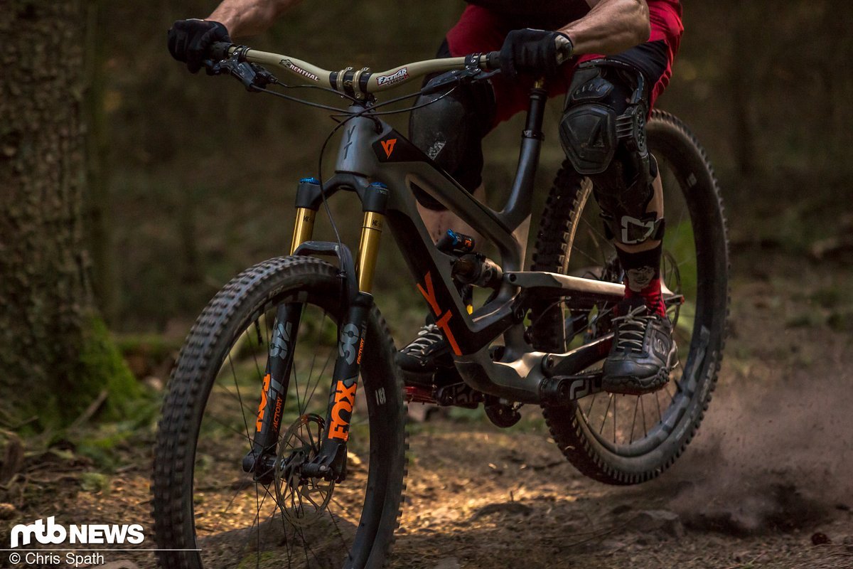 YT Capra CF Pro 29 YT Capra CF Pro 29