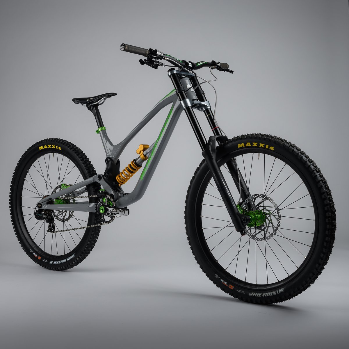 Das neue Nukeproof Dissent ist das Arbeitsgerät des Briten Adam Brayton und soll bald bei Nukeproof-Händlern verfügbar sein Das neue Nukeproof Dissent ist das Arbeitsgerät des Briten Adam Brayton und soll bald bei Nukeproof-Händlern verfügbar sein