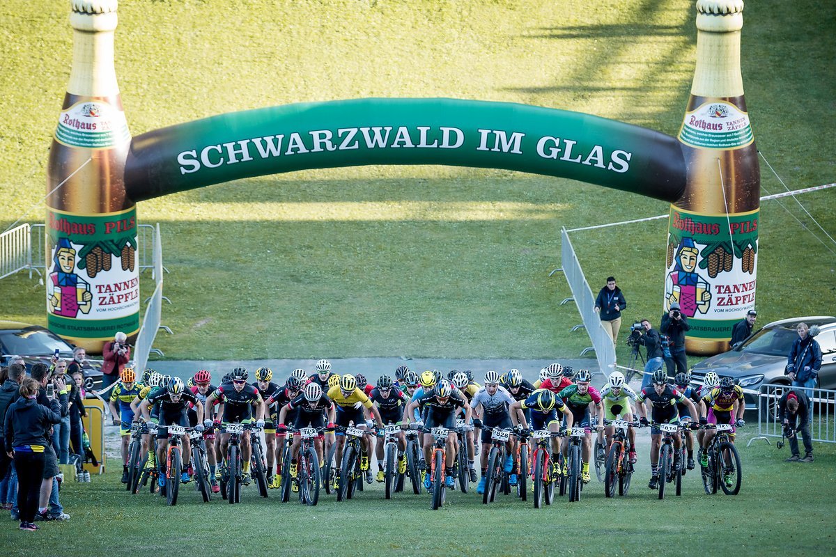 Den Abschluss der Bundesliga-Saison macht einmal mehr das Rennnen in Titisee-Neustadt. In diesem Jahr wird es nach zwei Versuchen mit verkürzten Renndauern wieder ein übliches Cross-Country-Rennen geben. Den Abschluss der Bundesliga-Saison macht einmal mehr das Rennnen in Titisee-Neustadt. In diesem Jahr wird es nach zwei Versuchen mit verkürzten Renndauern wieder ein übliches Cross-Country-Rennen geben.