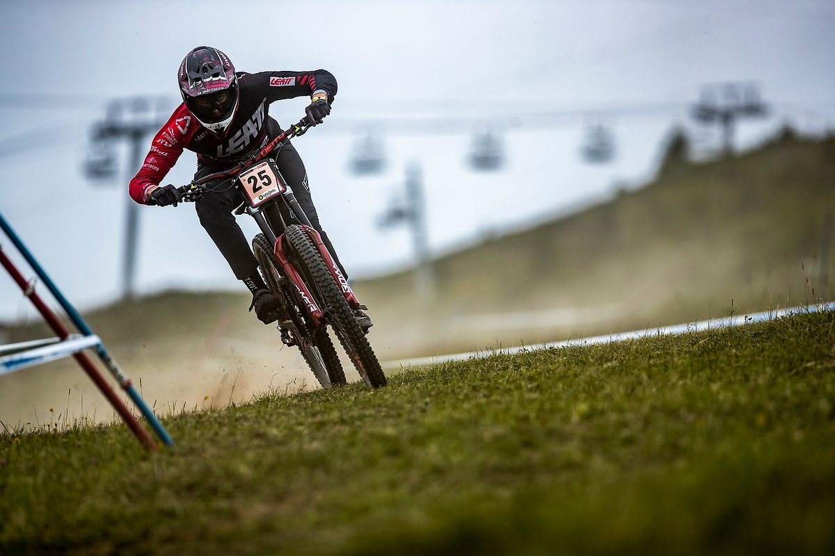 Here we go! Erster DH-World Cup von diesem Jahr! Nachdem ich im letzten Jahr die WM in der Lenzerheide und allgemein wieder etwas mehr Downhill gefahren bin, habe ich wieder Blut an der Highspeed-Disziplin geleckt Here we go! Erster DH-World Cup von diesem Jahr! Nachdem ich im letzten Jahr die WM in der Lenzerheide und allgemein wieder etwas mehr Downhill gefahren bin, habe ich wieder Blut an der Highspeed-Disziplin geleckt